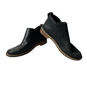 Women’s UGG Clementine Side Zip F60015F Black Ankle Boot Size 6.5